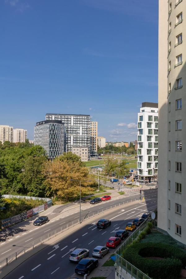 Metro Wilanowska Apartment With Parking By Noclegi Renters Варшава Экстерьер фото
