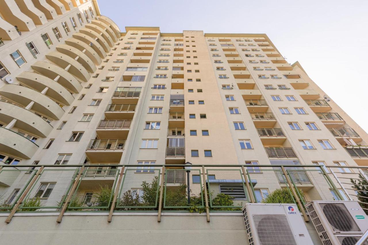 Metro Wilanowska Apartment With Parking By Noclegi Renters Варшава Экстерьер фото